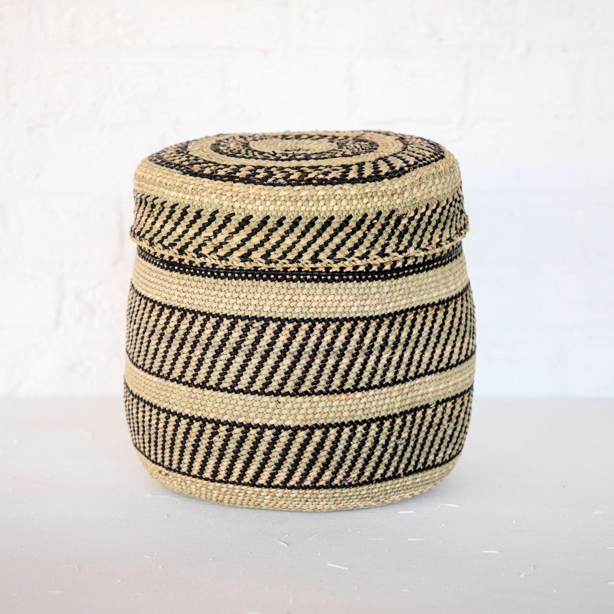 PANIERS DE RANGEMENT EN MILULU AVEC COUVERCLE / MILULU GRASS LIDDED STORAGE BASKETS