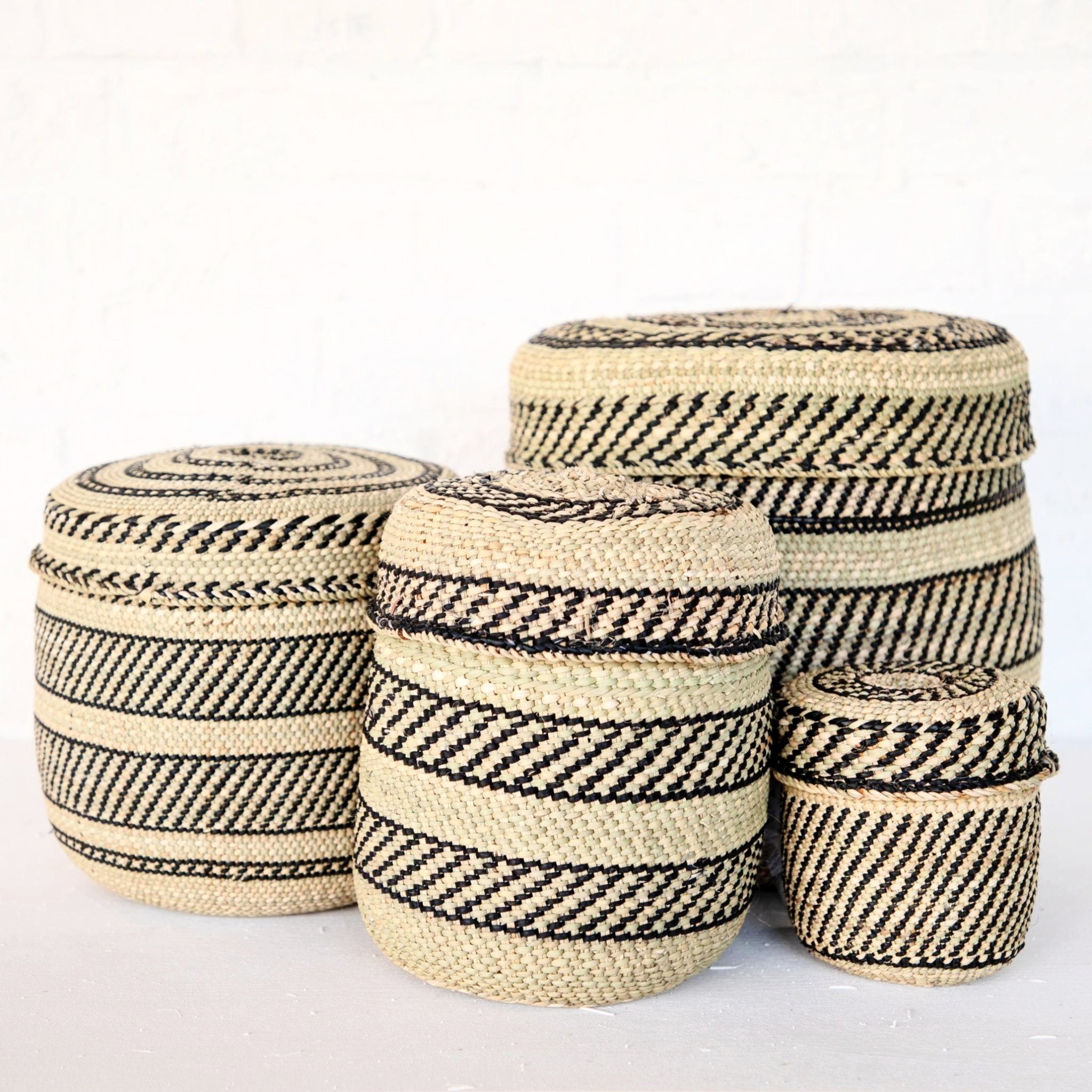 PANIERS DE RANGEMENT EN MILULU AVEC COUVERCLE / MILULU GRASS LIDDED STORAGE BASKETS