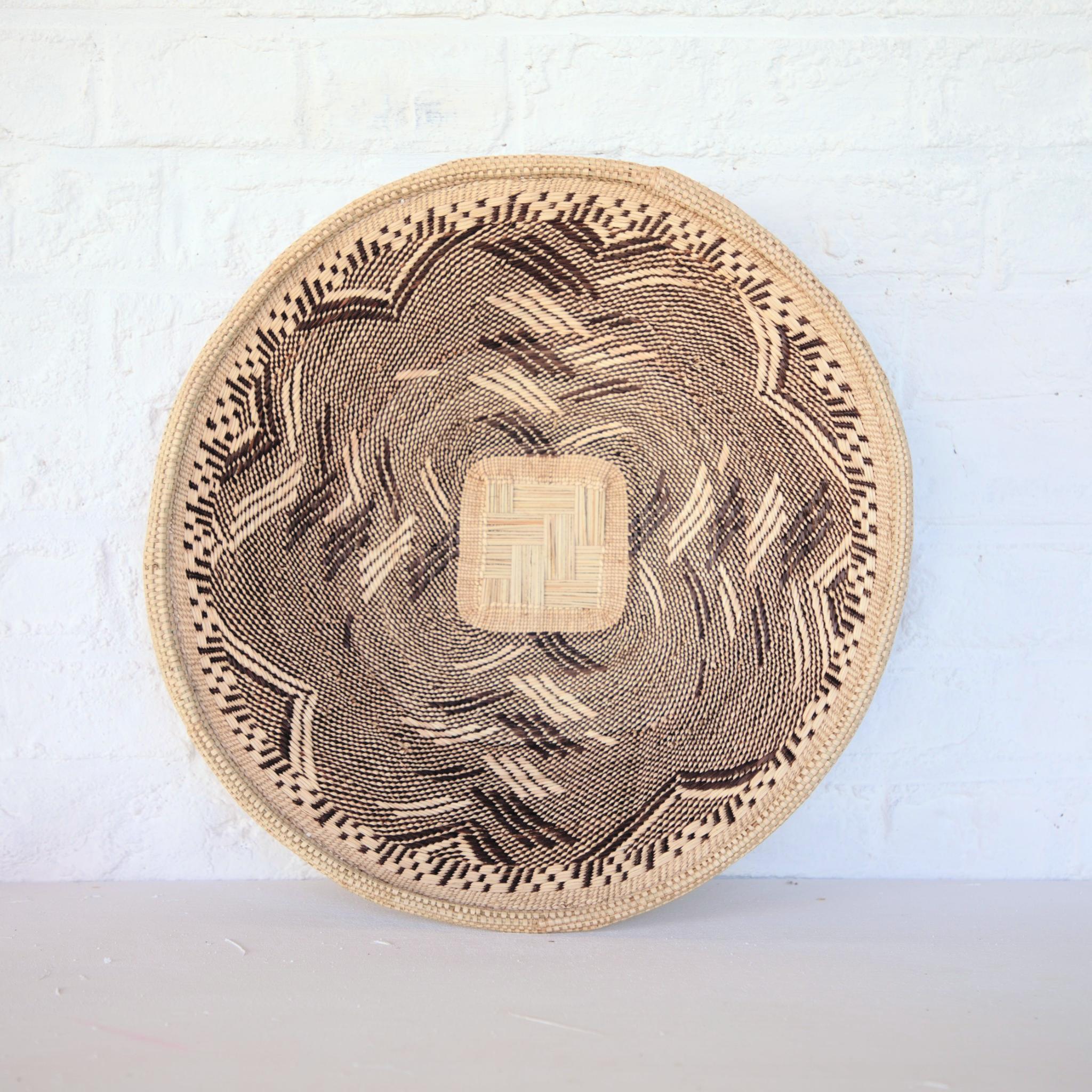 PANIERS MURAUX TRADITIONNELS HWANGE / TRADITIONAL HWANGE WALL BASKETS