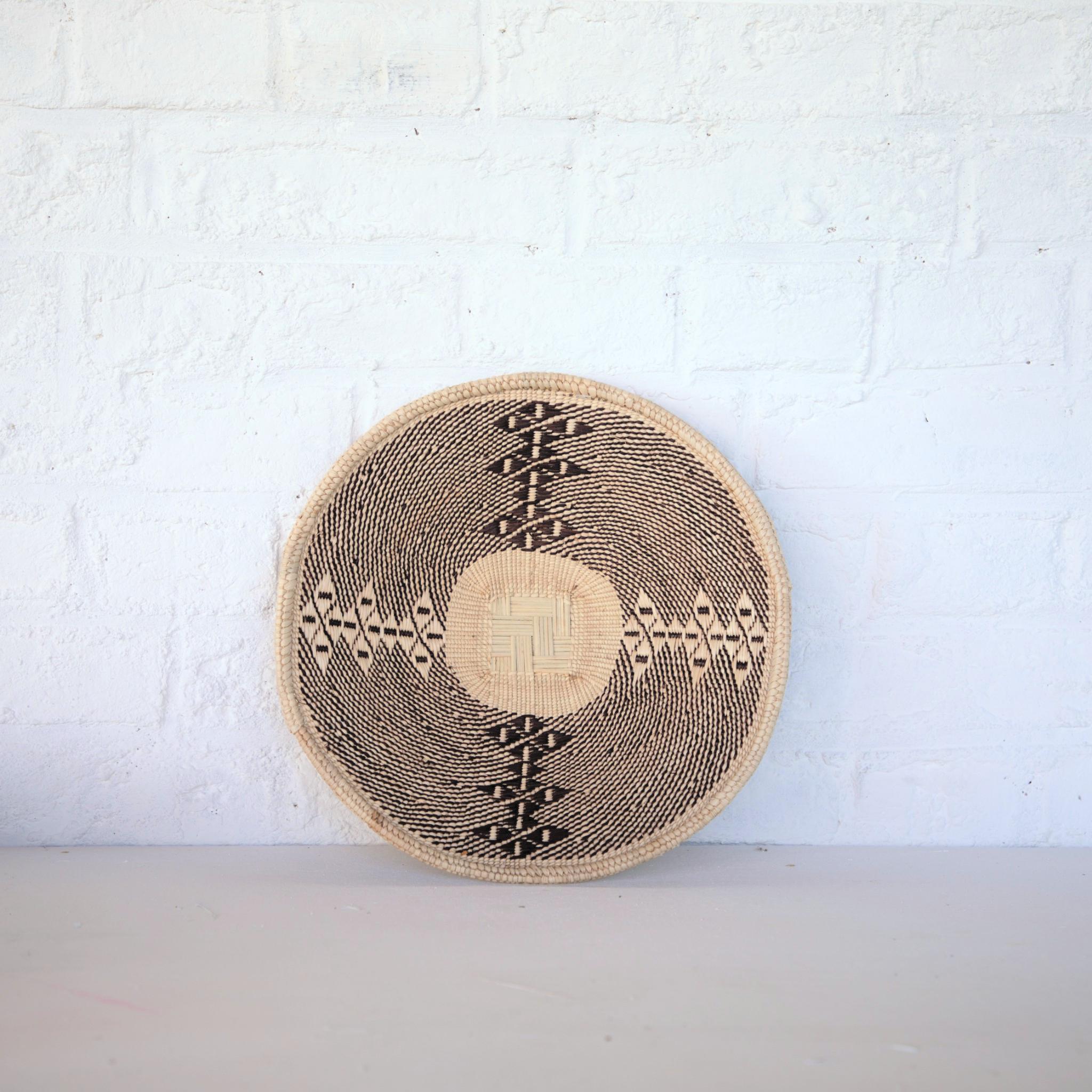 PANIERS MURAUX TRADITIONNELS HWANGE / TRADITIONAL HWANGE WALL BASKETS