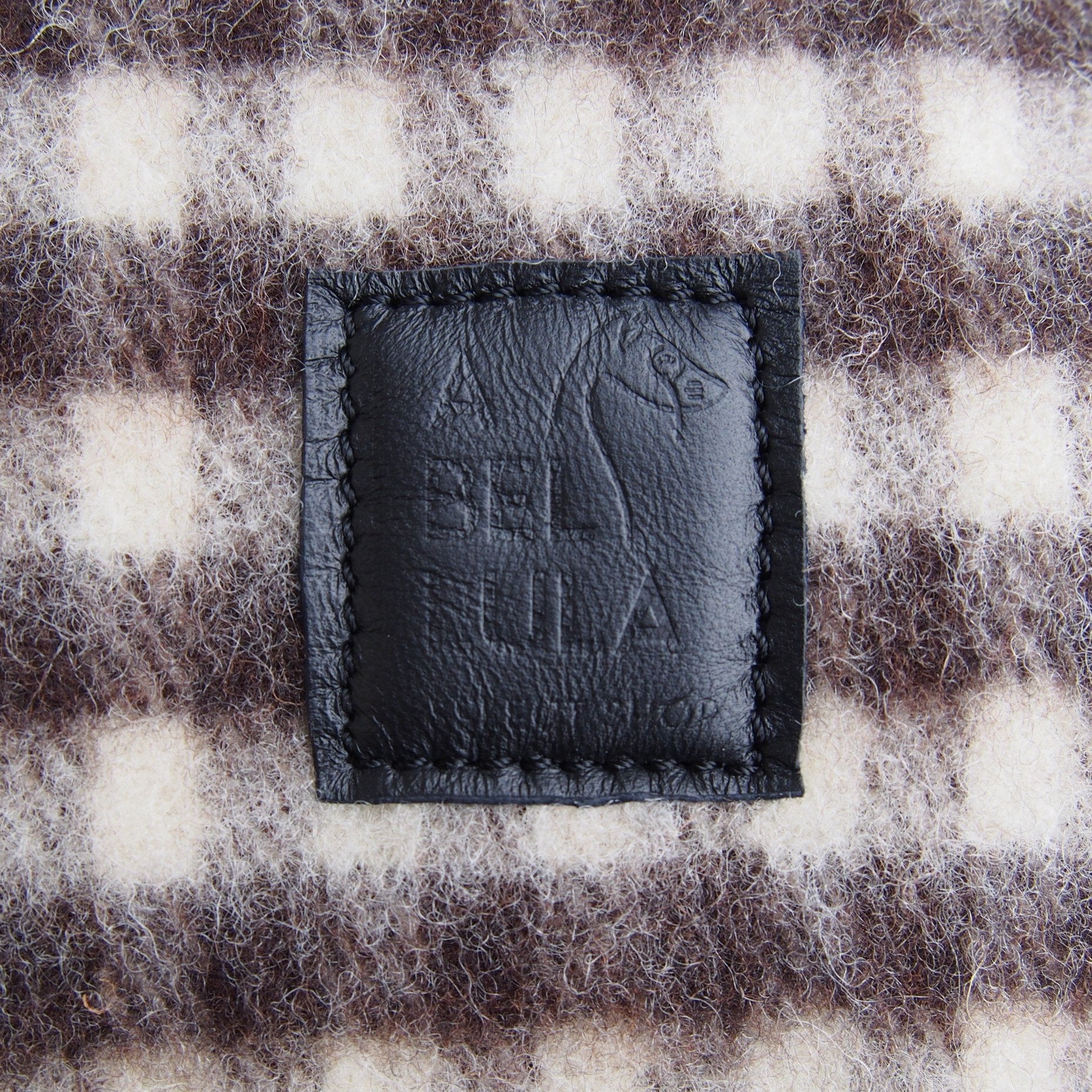 A BELLULA - TROUSSE HYGGE EN LAINE ET CUIR / HYGGE WOOL POUCH IN WOOL AND LEATHER