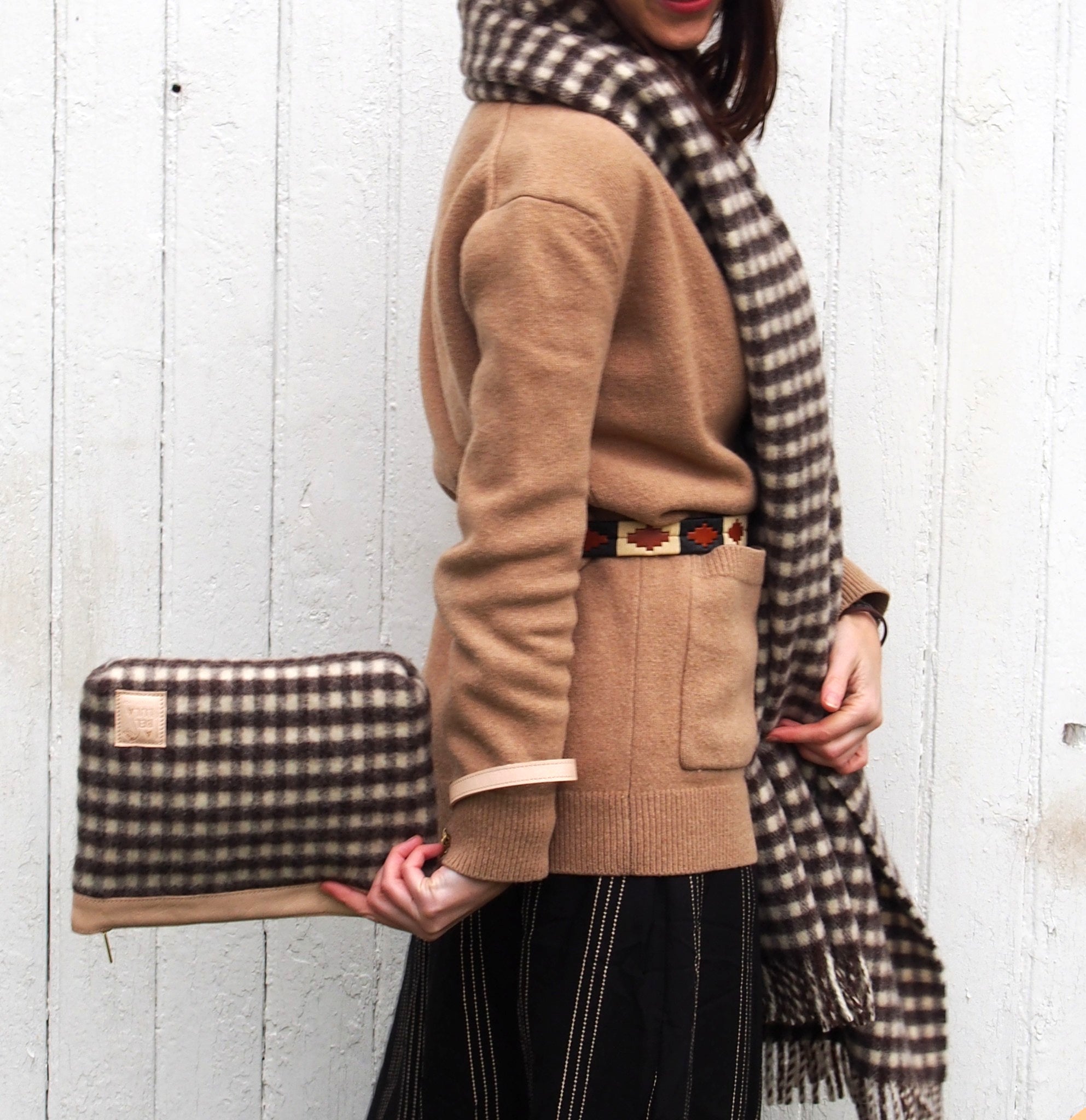A BELLULA - TROUSSE HYGGE EN LAINE ET CUIR / HYGGE WOOL POUCH IN WOOL AND LEATHER