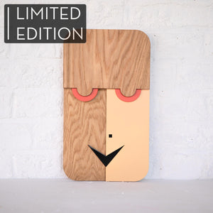 Décoration masque en bois, représentant un profil abstrait, esprit Picasso, en édition limitée par UMASQU. Wooden wall decoration, evoking an abstract profile, Picasso inspired, made by UMASQU in limited edition.